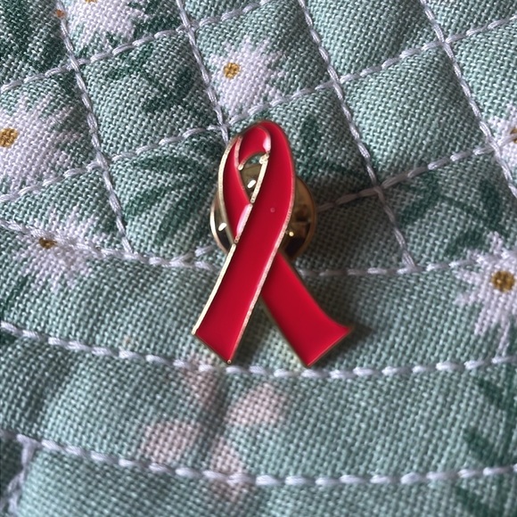AIDS Awareness Red Ribbon Pin - Picture 1 of 2